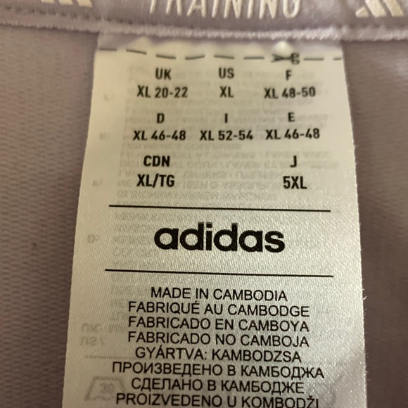 Adidas Light Purple Training Top. Size XL - Picture 2 of 10